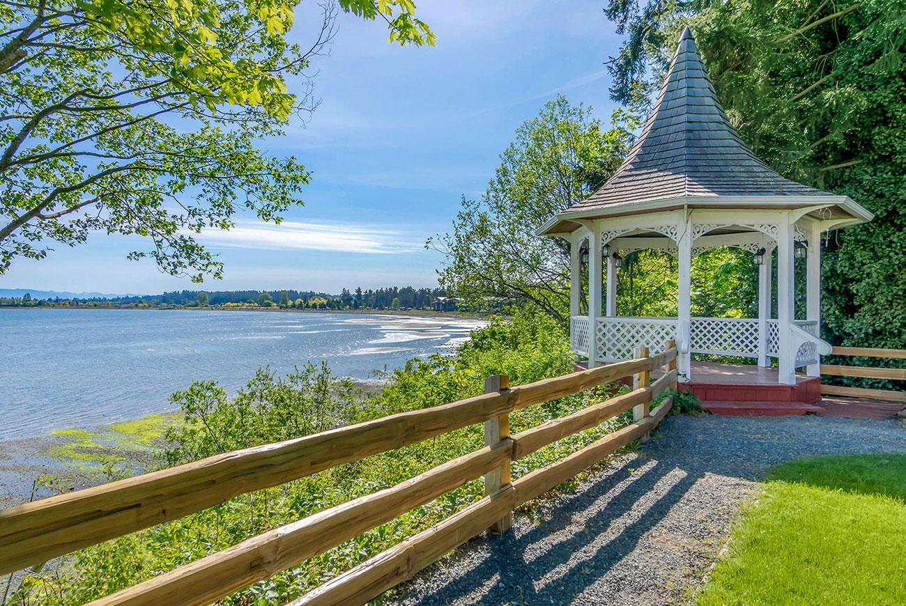 Bayside Oceanfront Resort Parksville Exterior foto