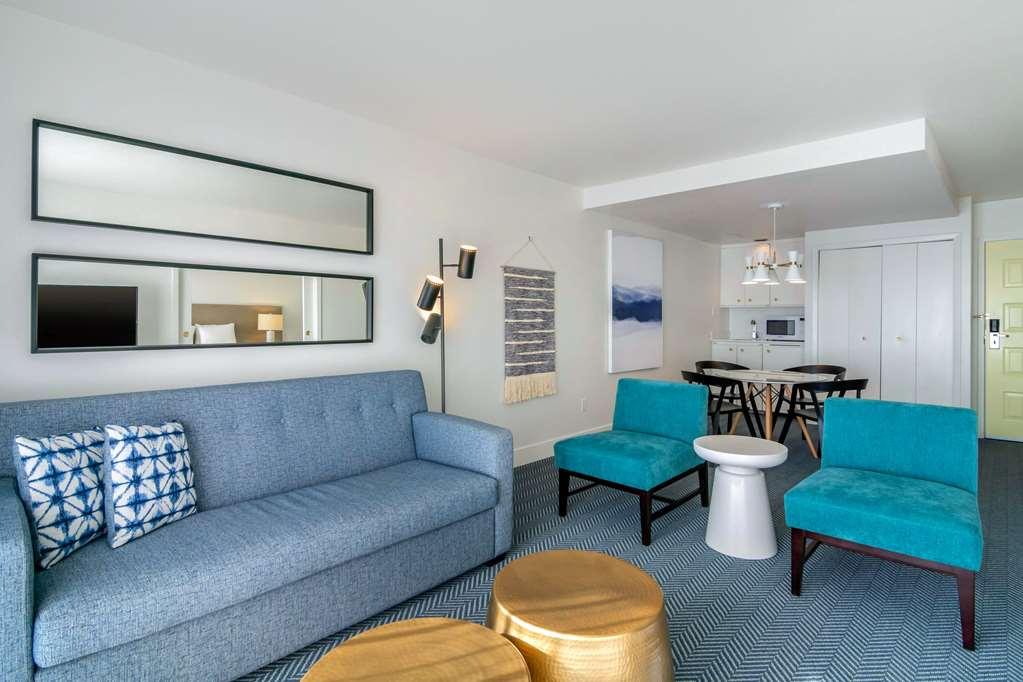 Bayside Oceanfront Resort Parksville Quarto foto